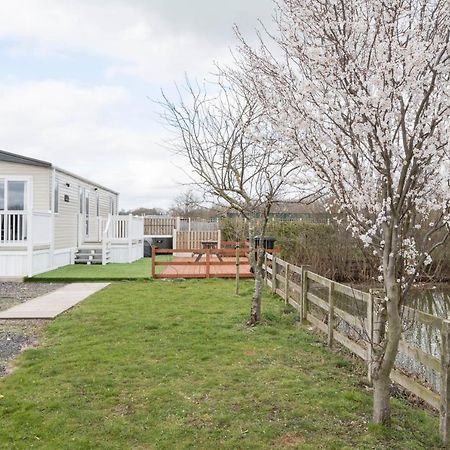 Hallcroft Fishery And Holiday Park Retford Exterior foto